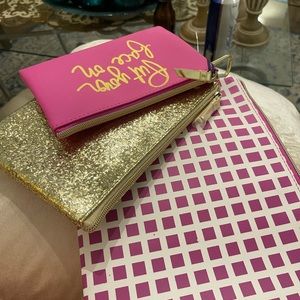 nice lapto or make up or or pencil holder